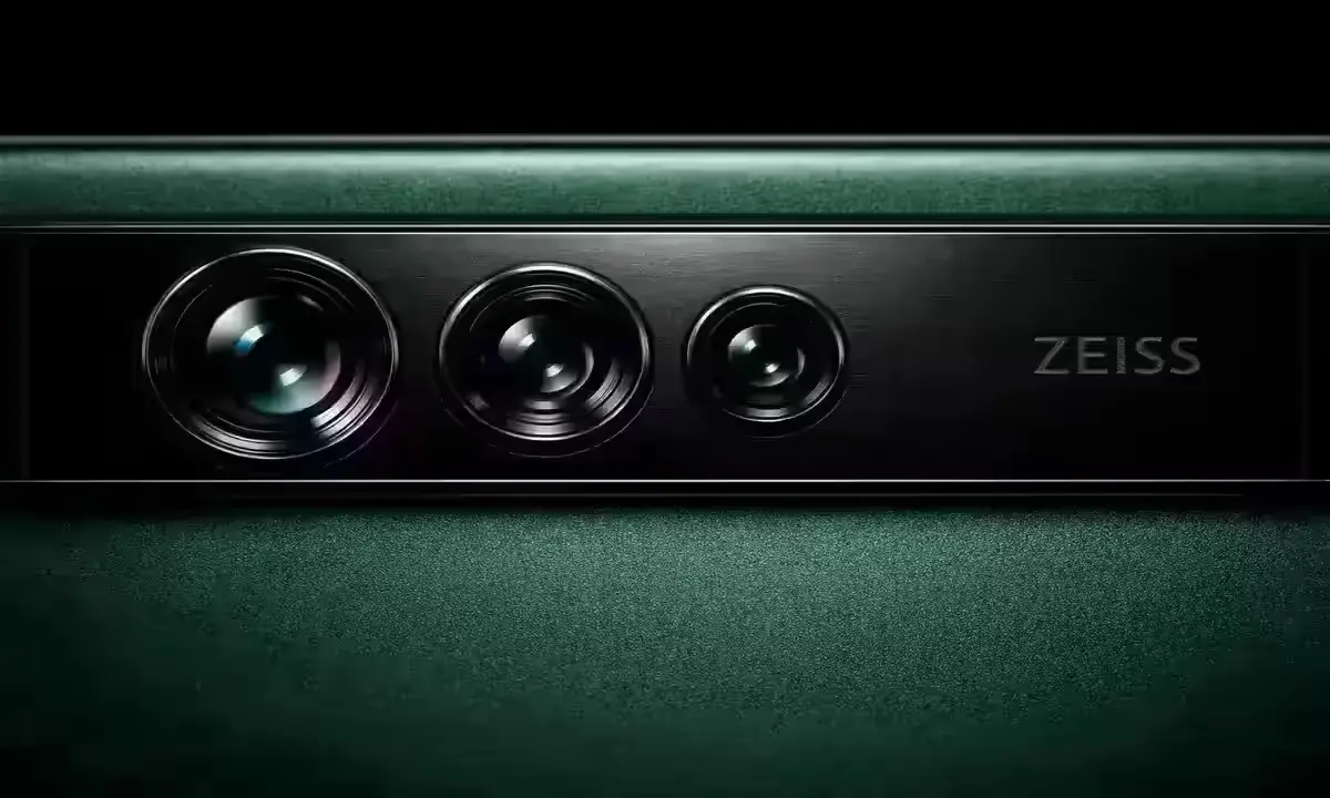 Close-up of Vivo X300 FE triple ZEISS camera system showing 50MP main sensor, 50MP periscope telephoto and 8MP ultra-wide lenses