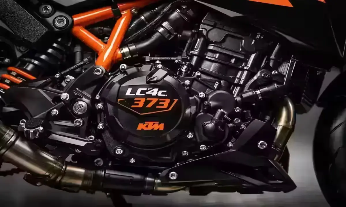 KTM 390 Duke 373cc engine performance and power specs 2026