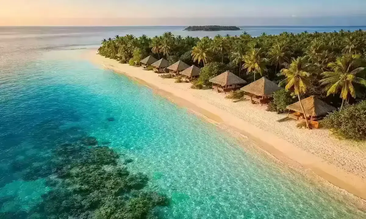 लक्षद्वीप द्वीप का हवाई दृश्य — नई Excise Regulation 2026 के बाद tourism zone में alcohol sale allowed